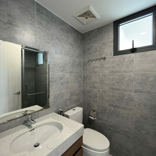 HongHome Compass One: Two-Bedroom [L12B.20] 